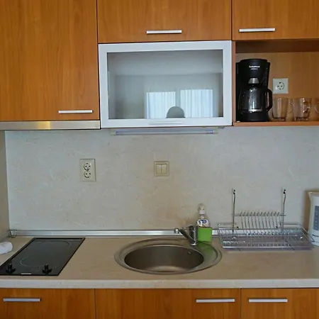 Sirena First Line - сирена на първа линия アパート *