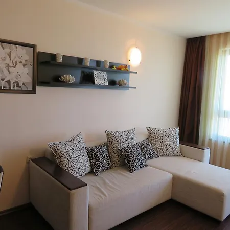 Apartment Sirena First Line - сирена на първа линия Goldstrand
